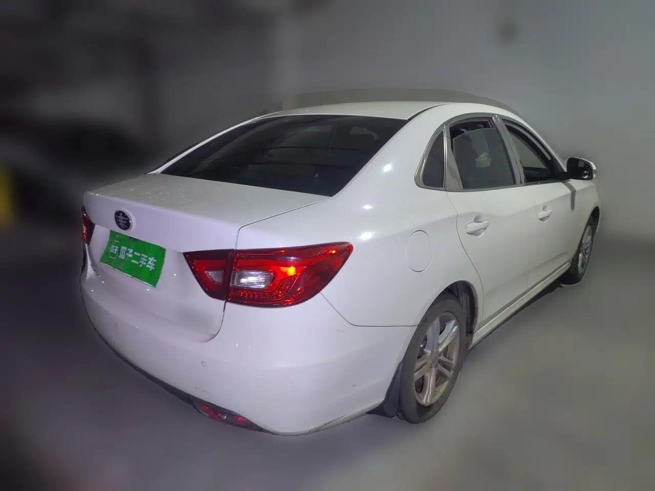 Bestune B30 2016 1.6L Automatic Luxury Model — миниатюра 6