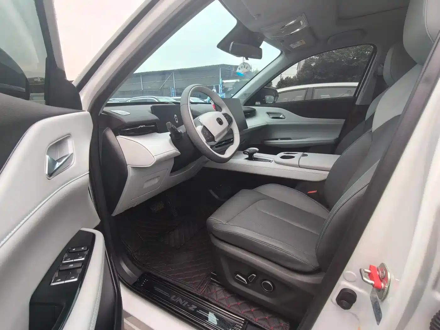 Changan UNI-Z 2025 1.5T Dragon Edition — миниатюра 4