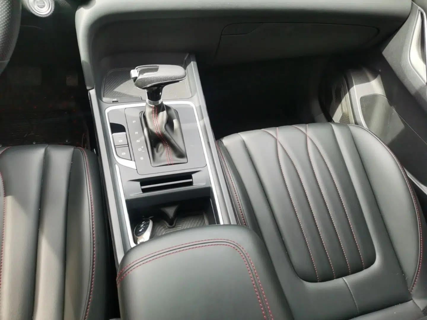 Bestune T55 2023 1.5T Automatic Leap Model — миниатюра 16