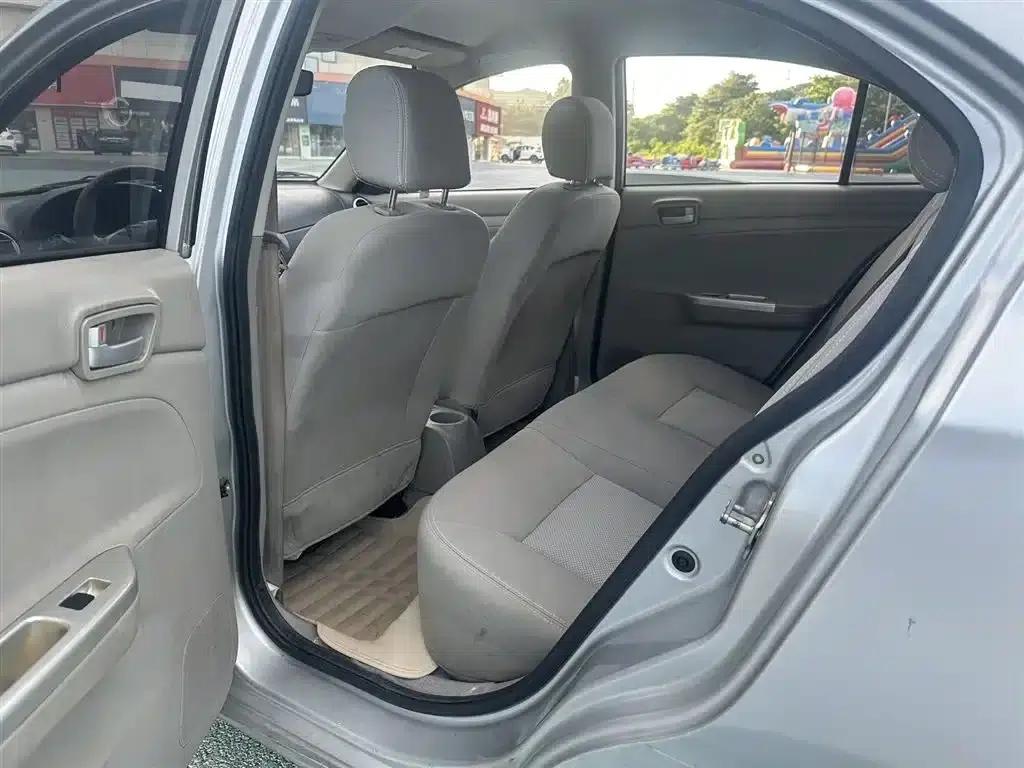 Yuexiang V3 2012 1.3L Manual Comfort Model (National V Emission Standard) — миниатюра 9