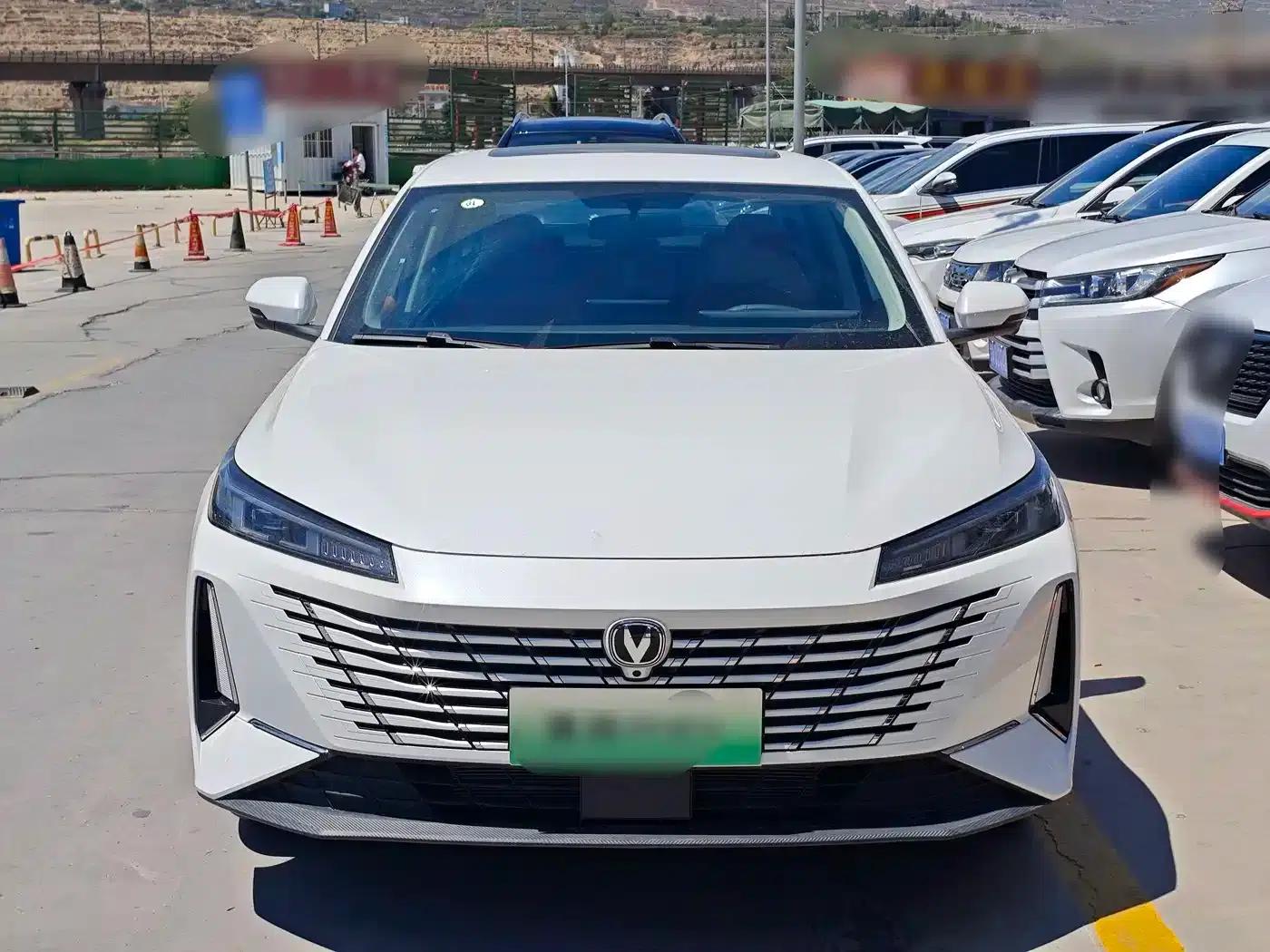 Changan Eado PHEV 2025 Smart Blue Whale 145KM Battleship Edition — миниатюра 2