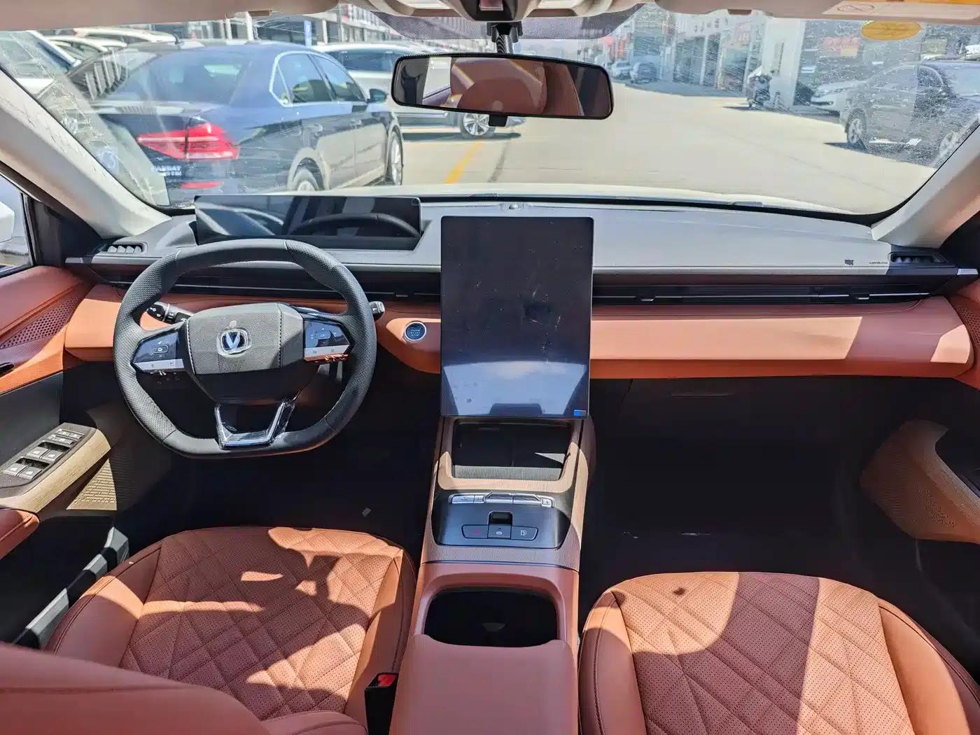Changan Eado PHEV 2025 Smart Blue Whale 145KM Battleship Edition — миниатюра 8