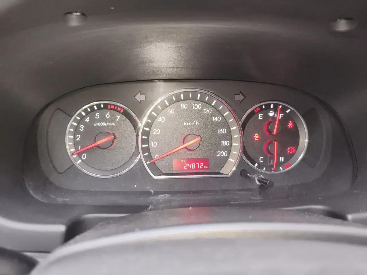 CHANGAN Alsvin V3 2015 1.4L Manual Warm-Hearted Model China V Standard — миниатюра 11