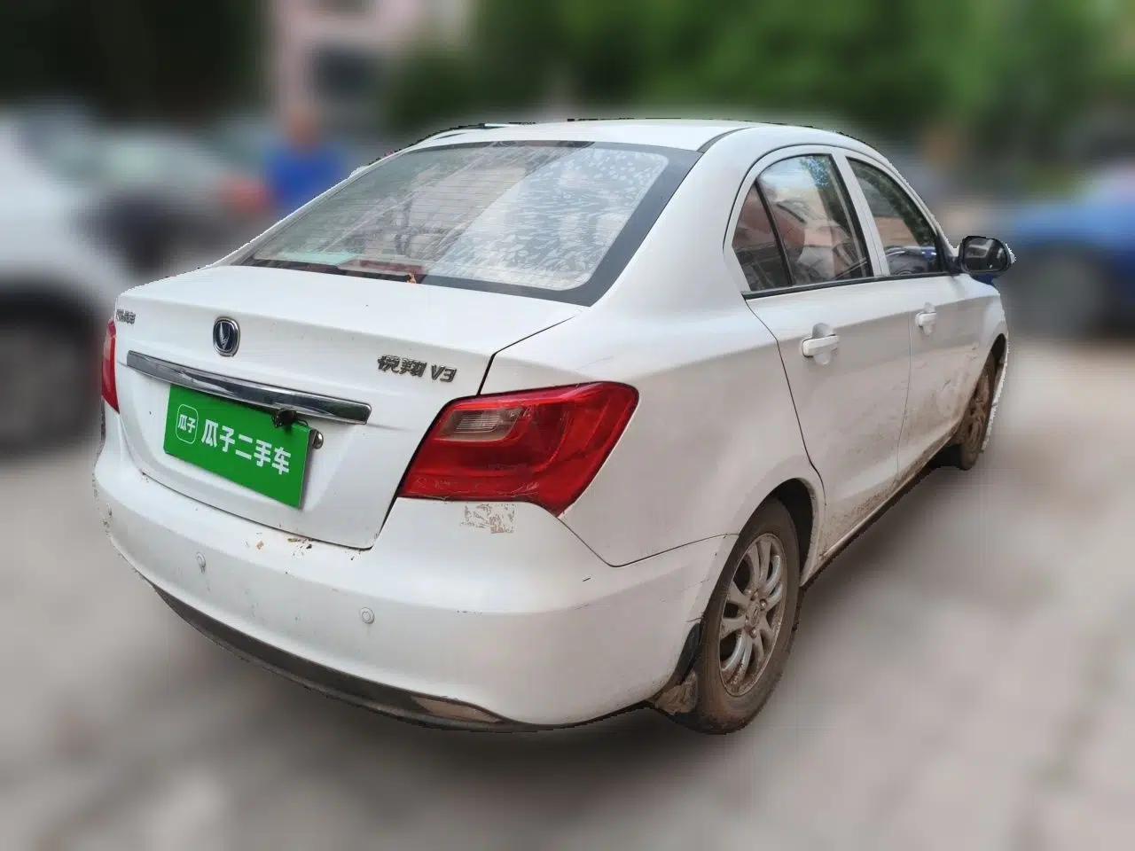 CHANGAN Alsvin V3 2015 1.4L Manual Warm-Hearted Model China V Standard — миниатюра 6