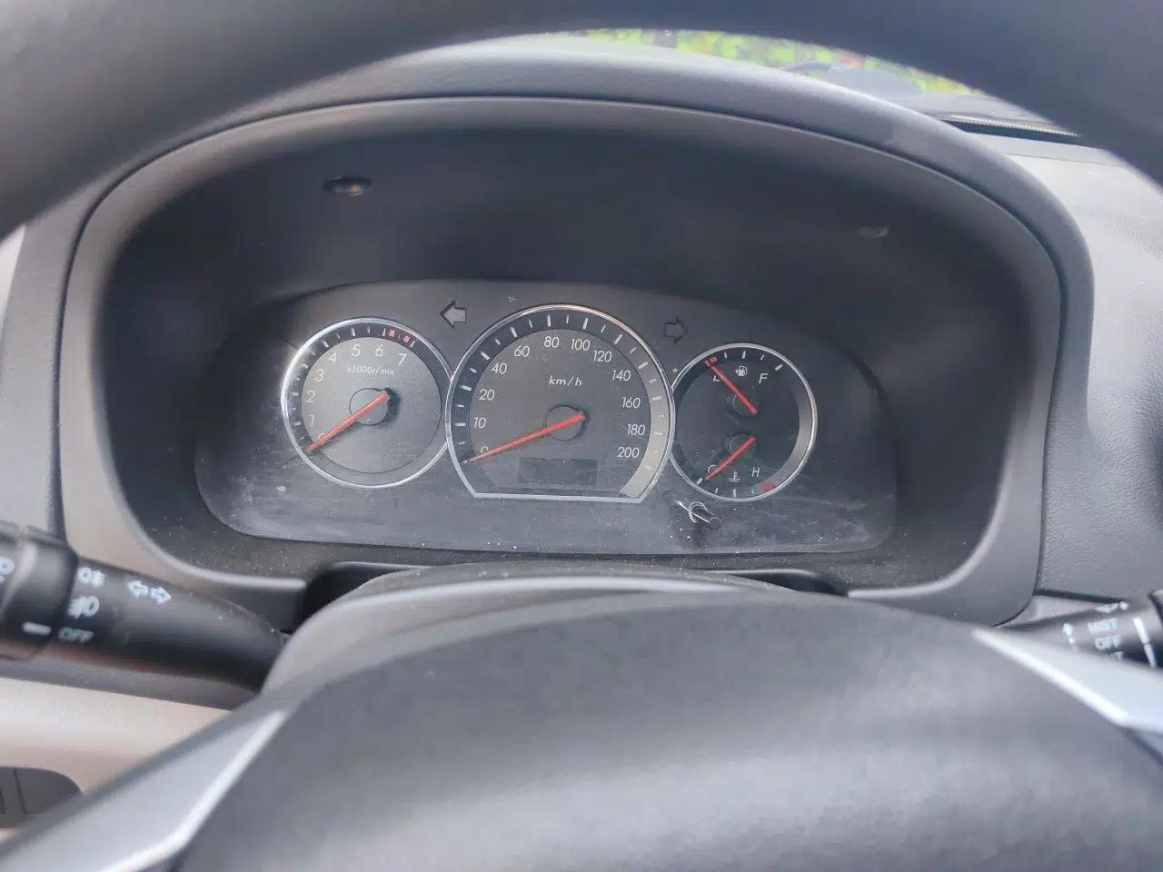 CHANGAN Alsvin V3 2015 1.4L Manual Warm-Hearted Model China V Standard — миниатюра 11