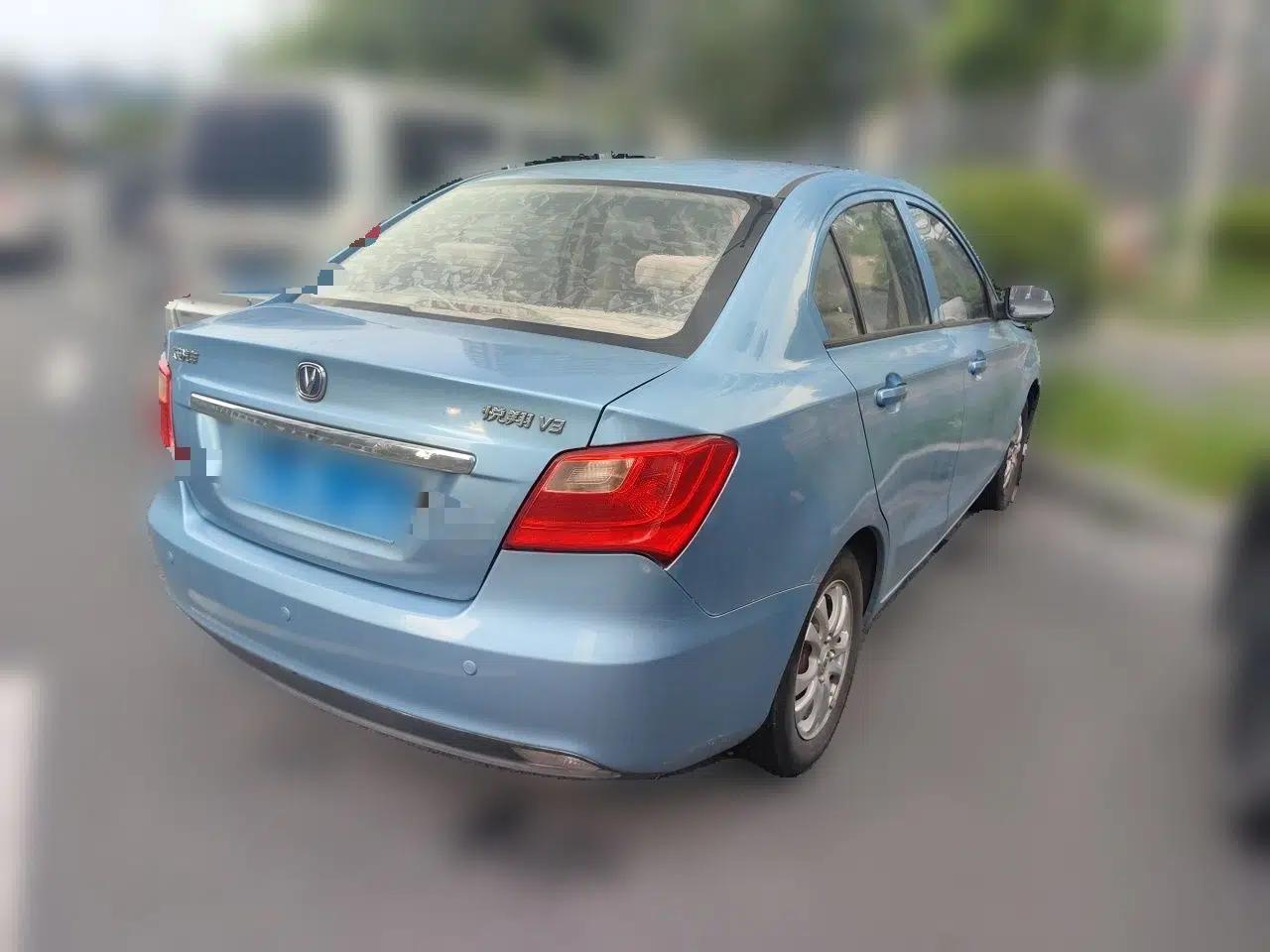 CHANGAN Alsvin V3 2015 1.4L Manual Warm-Hearted Model China V Standard — миниатюра 6