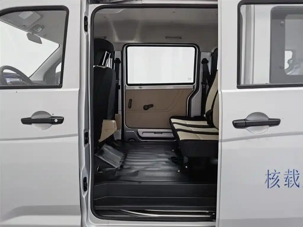 Crossstar V3 2023 1.5L Gasoline Enjoyment Edition 5-Seater Bus — миниатюра 15