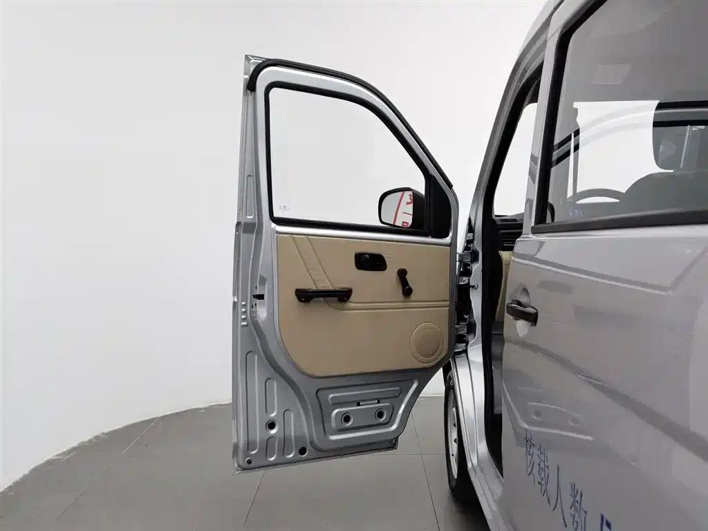 Crossstar V3 2023 1.5L Gasoline Enjoyment Edition 5-Seater Bus — миниатюра 8