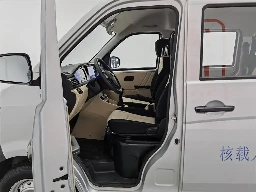 Crossstar V3 2023 1.5L Gasoline Enjoyment Edition 5-Seater Bus — миниатюра 10