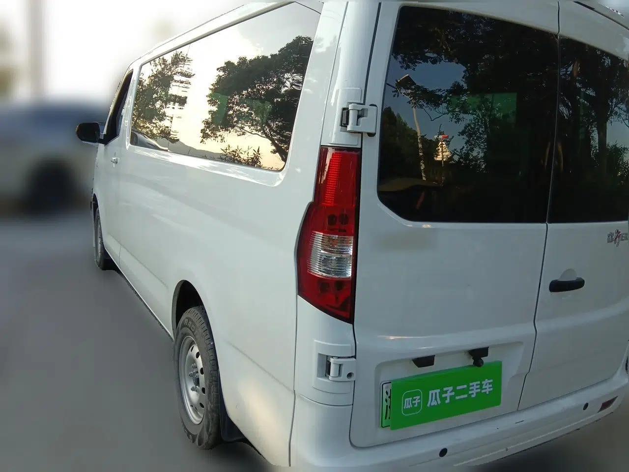 CHANGAN KAICHENG Ruixing EM80 2025 Wealth Edition Passenger Version Comfortable Model 6 Seats 300km Side-Hinged Doors — миниатюра 3