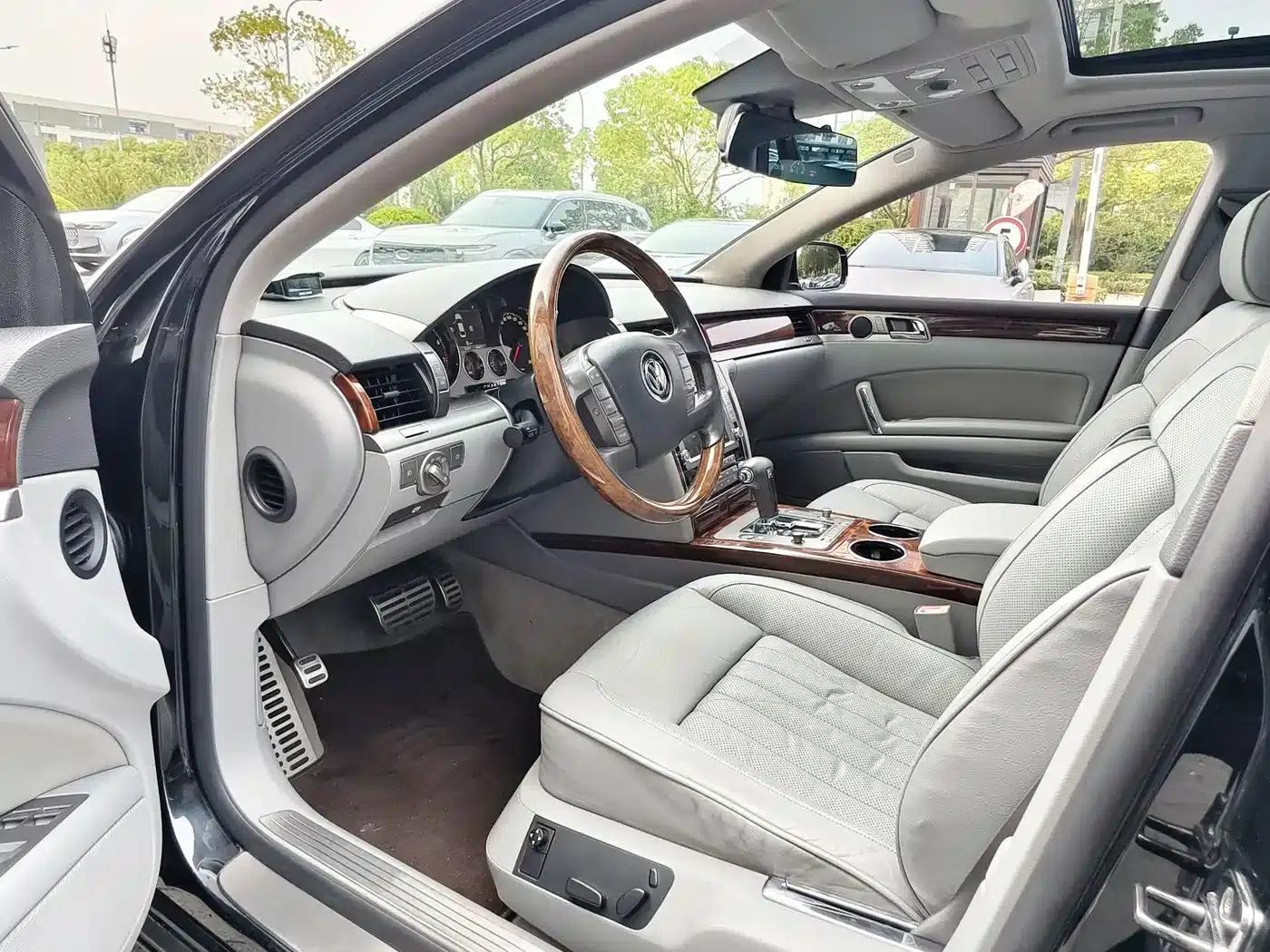Phaeton 2011 3.6L V6 5-seater Extended Comfort Edition — миниатюра 11