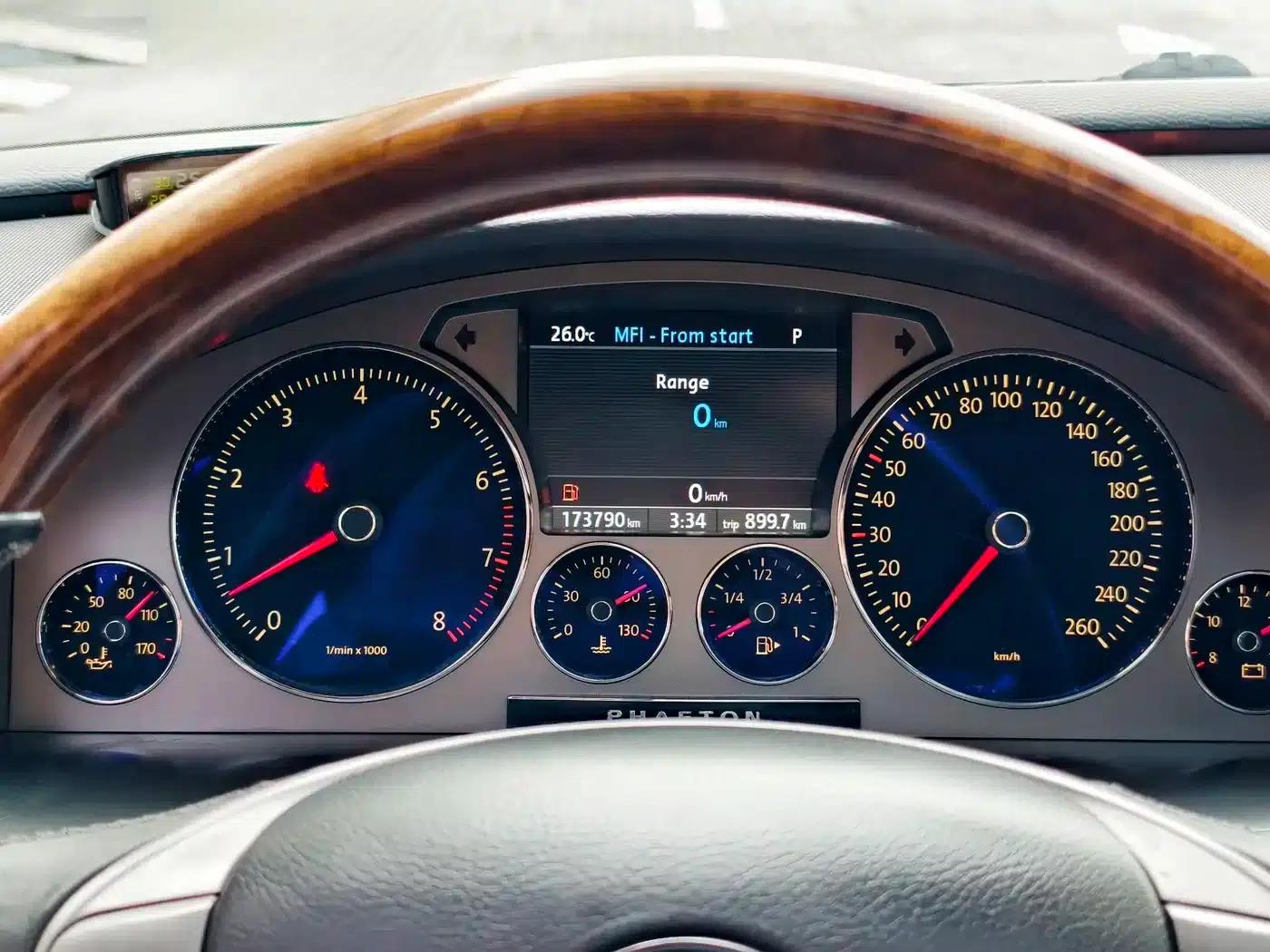Phaeton 2011 3.6L V6 5-seater Extended Comfort Edition — миниатюра 15