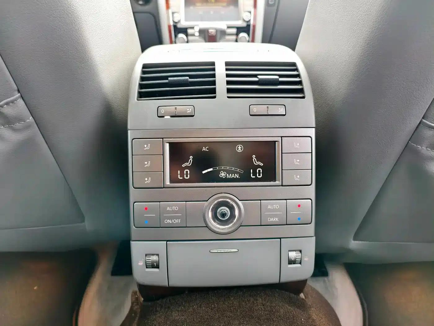 Phaeton 2011 3.6L V6 5-seater Extended Comfort Edition — миниатюра 19