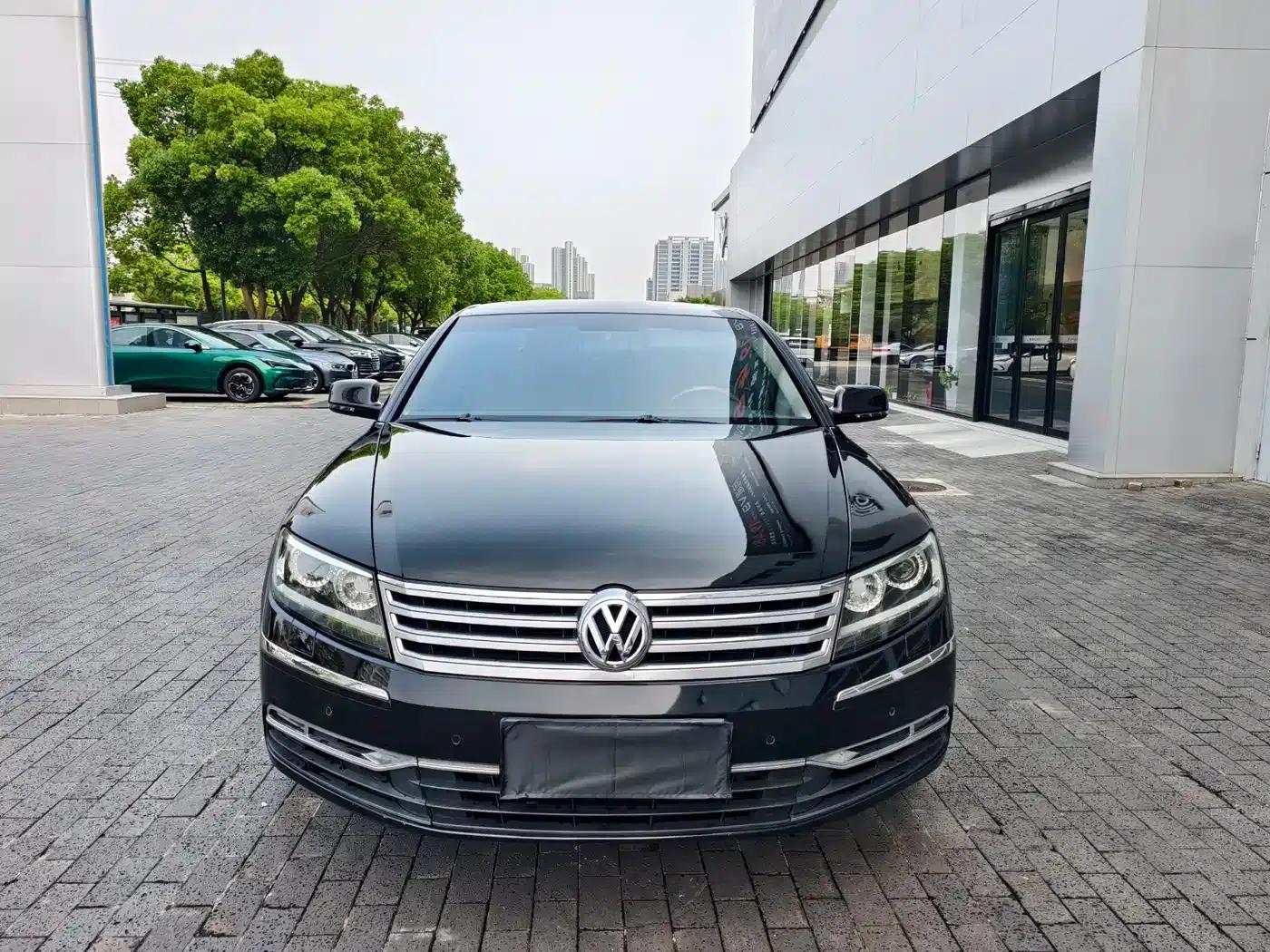 Phaeton 2011 3.6L V6 5-seater Extended Comfort Edition — миниатюра 3