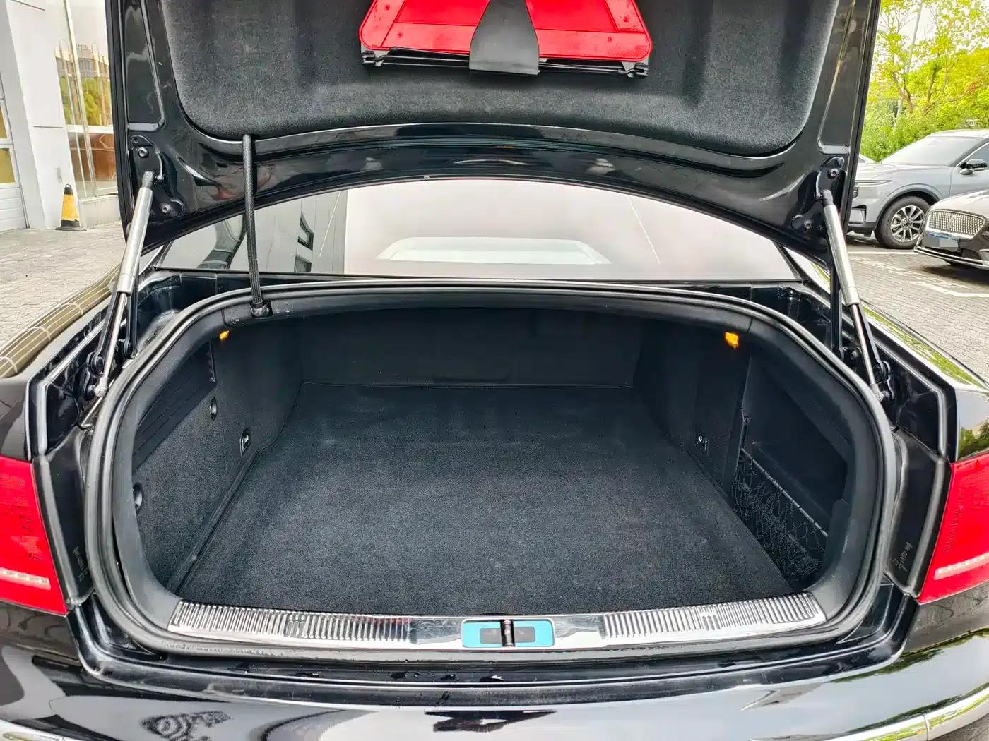 Phaeton 2011 3.6L V6 5-seater Extended Comfort Edition — миниатюра 24