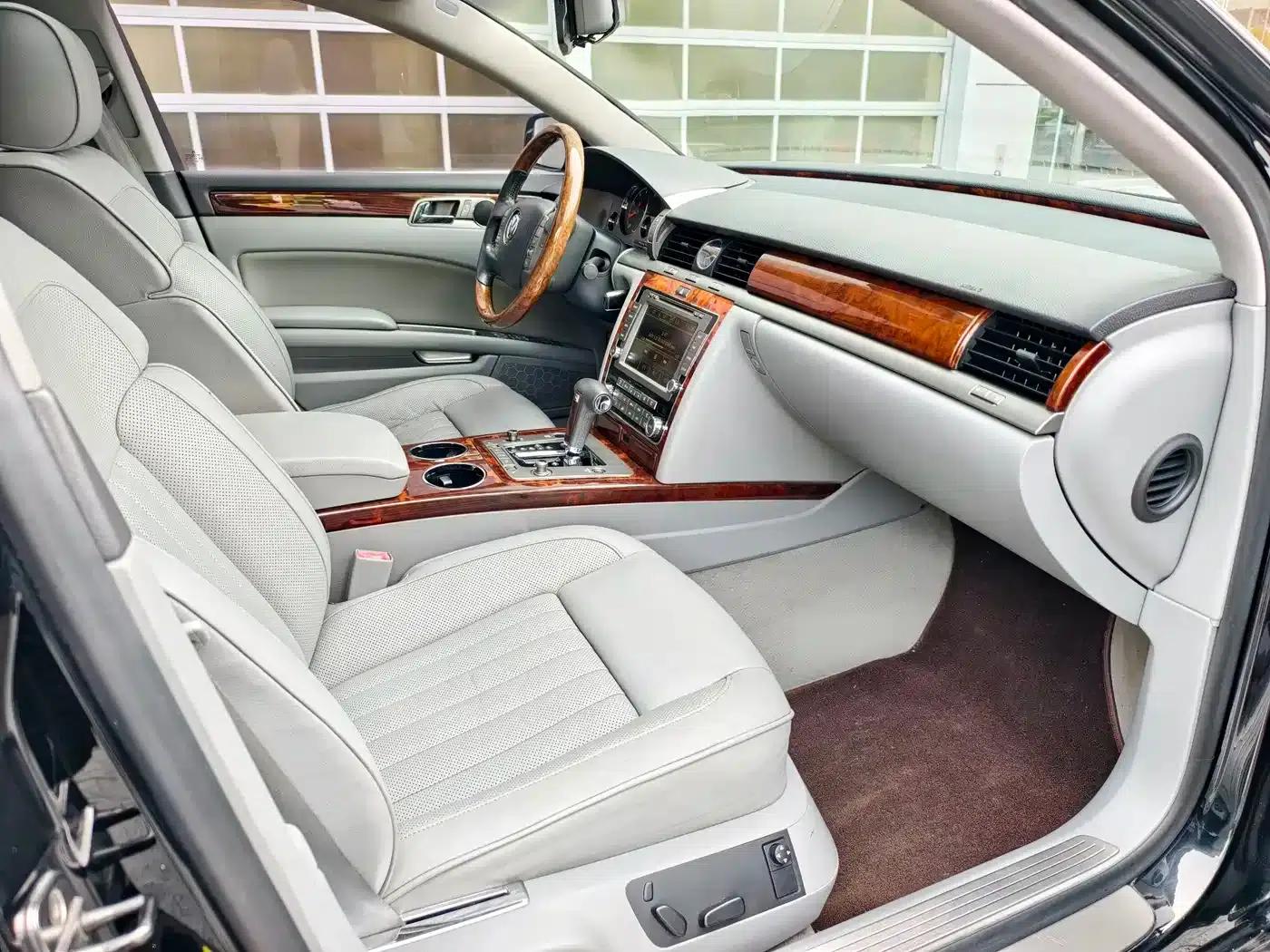Phaeton 2011 3.6L V6 5-seater Extended Comfort Edition — миниатюра 26