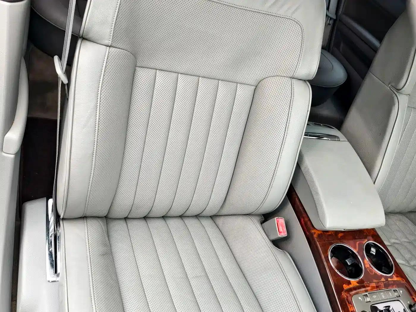 Phaeton 2011 3.6L V6 5-seater Extended Comfort Edition — миниатюра 27