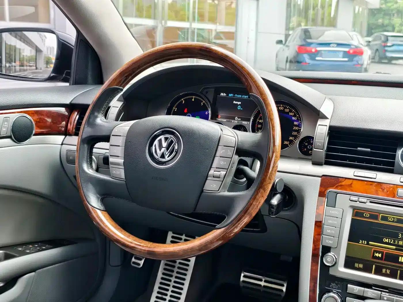 Phaeton 2011 3.6L V6 5-seater Extended Comfort Edition — миниатюра 30