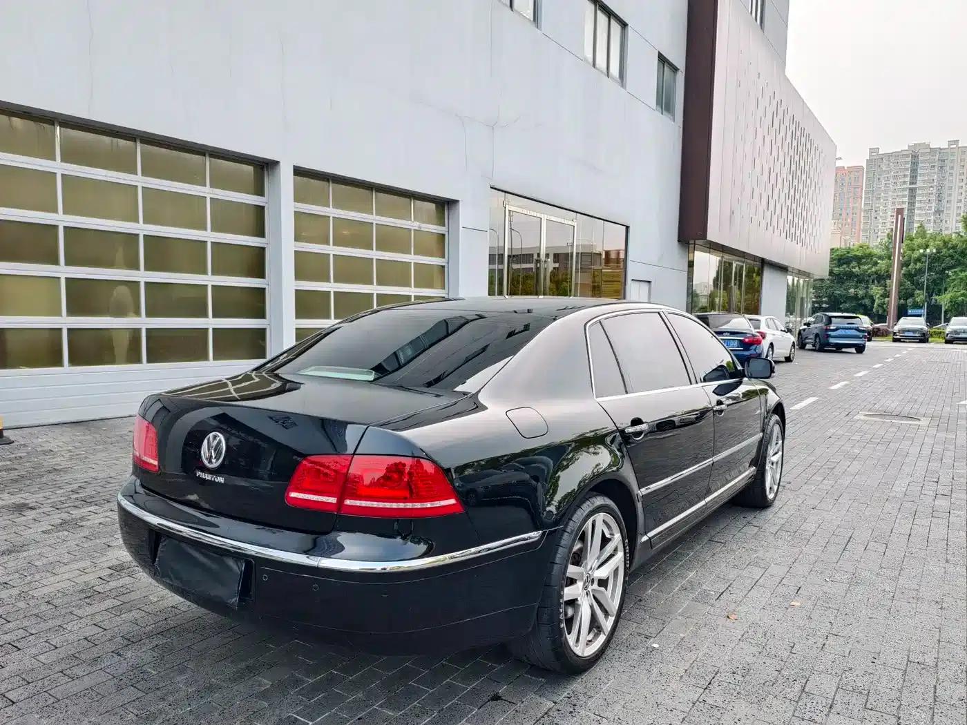 Phaeton 2011 3.6L V6 5-seater Extended Comfort Edition — миниатюра 4
