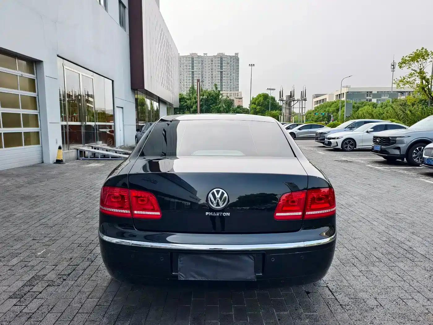 Phaeton 2011 3.6L V6 5-seater Extended Comfort Edition — миниатюра 5