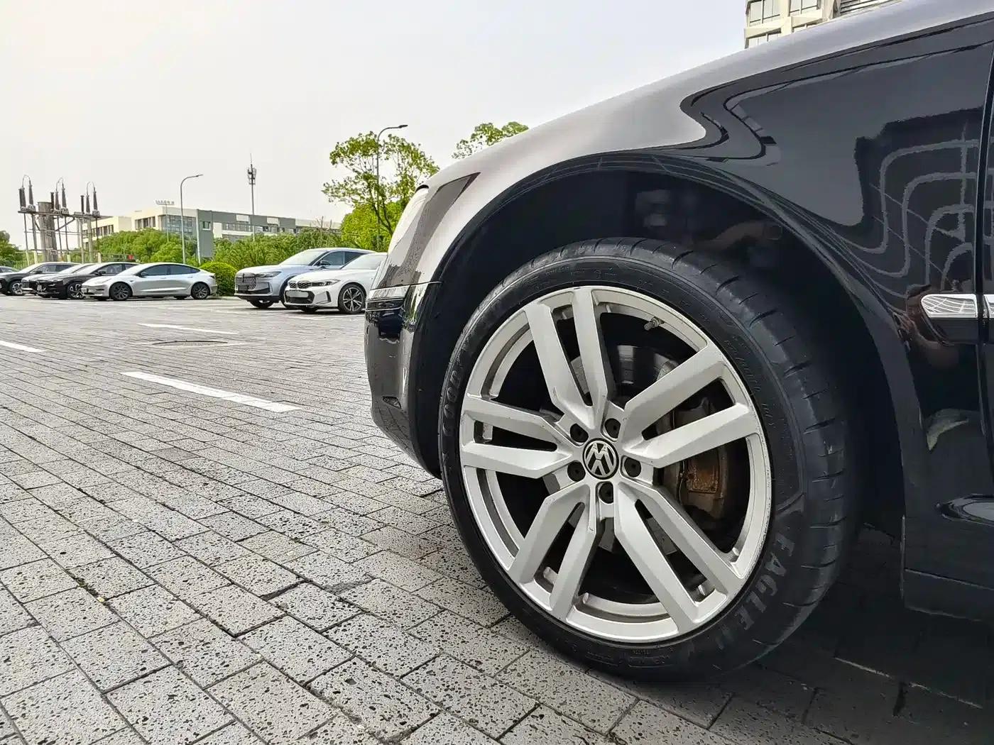 Phaeton 2011 3.6L V6 5-seater Extended Comfort Edition — миниатюра 8