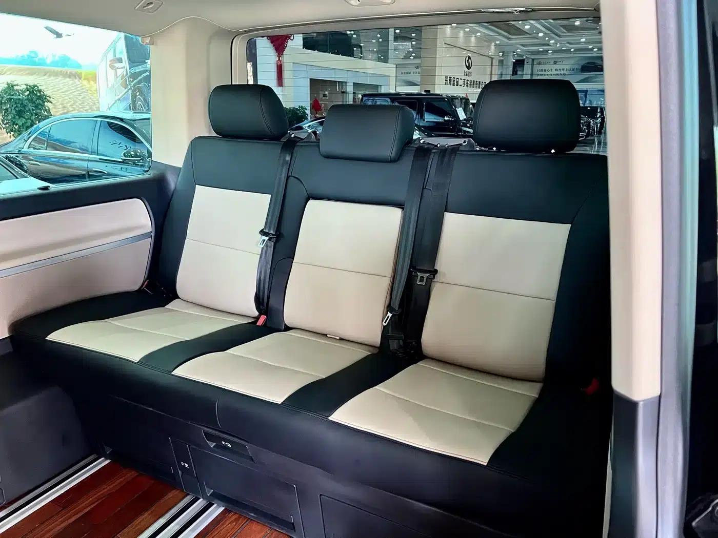 Multivan 2016 2.0TSI 4WD Premium Edition 7-Seater — миниатюра 11