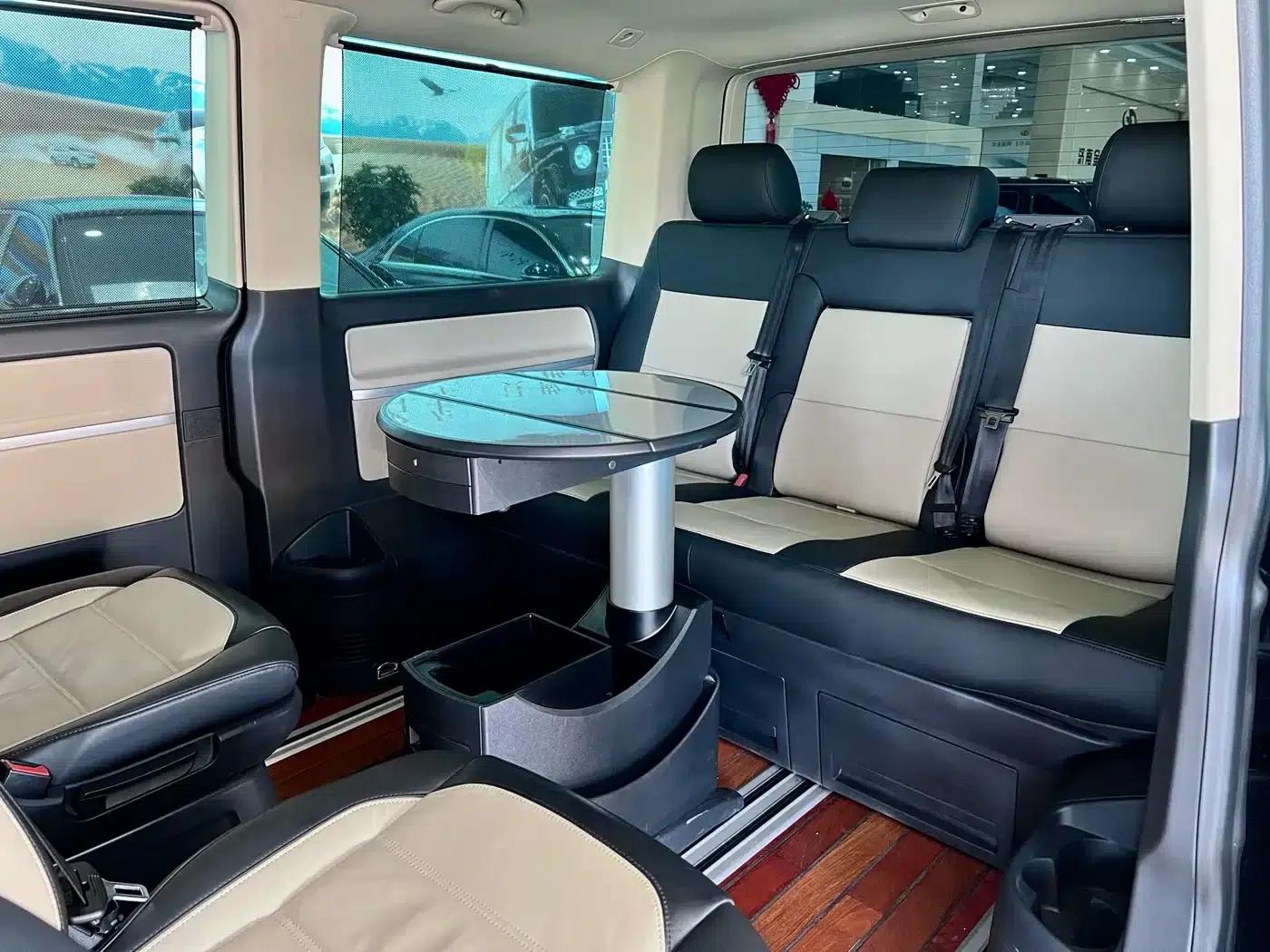 Multivan 2016 2.0TSI 4WD Premium Edition 7-Seater — миниатюра 12