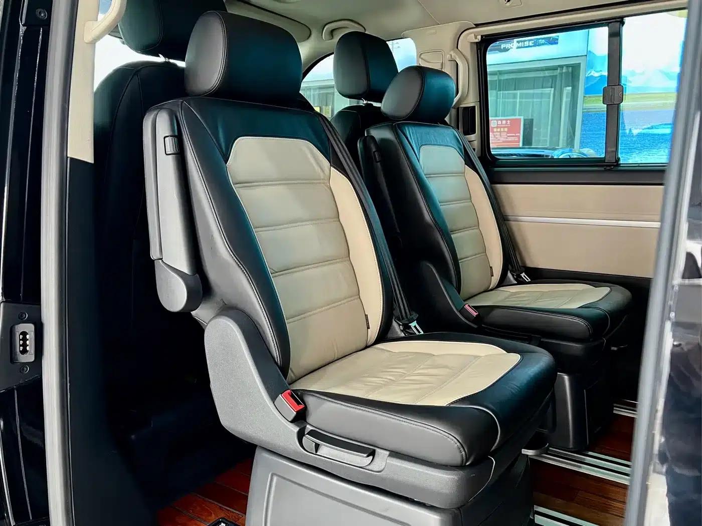 Multivan 2016 2.0TSI 4WD Premium Edition 7-Seater — миниатюра 14