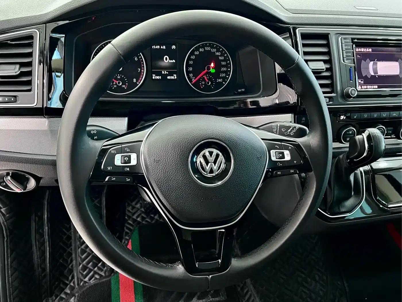 Multivan 2016 2.0TSI 4WD Premium Edition 7-Seater — миниатюра 19
