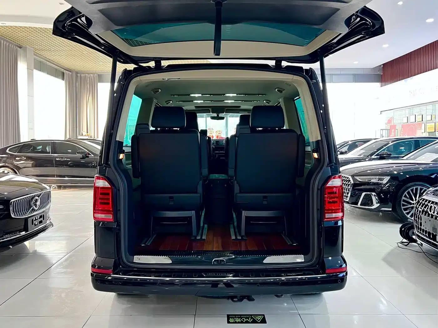 Multivan 2016 2.0TSI 4WD Premium Edition 7-Seater — миниатюра 26
