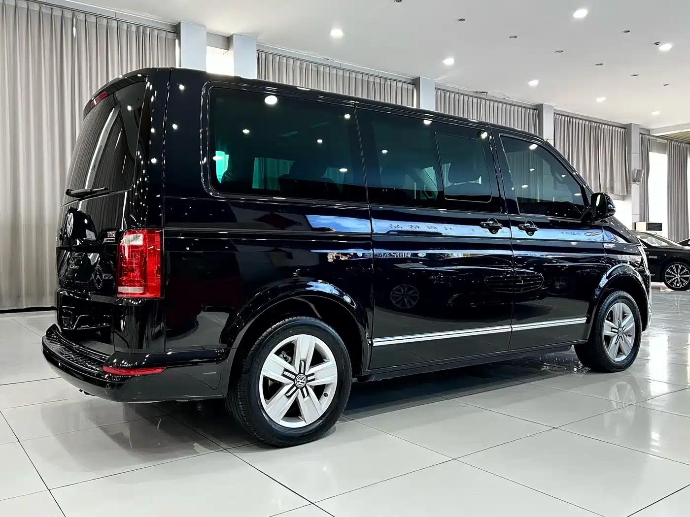 Multivan 2016 2.0TSI 4WD Premium Edition 7-Seater — миниатюра 4