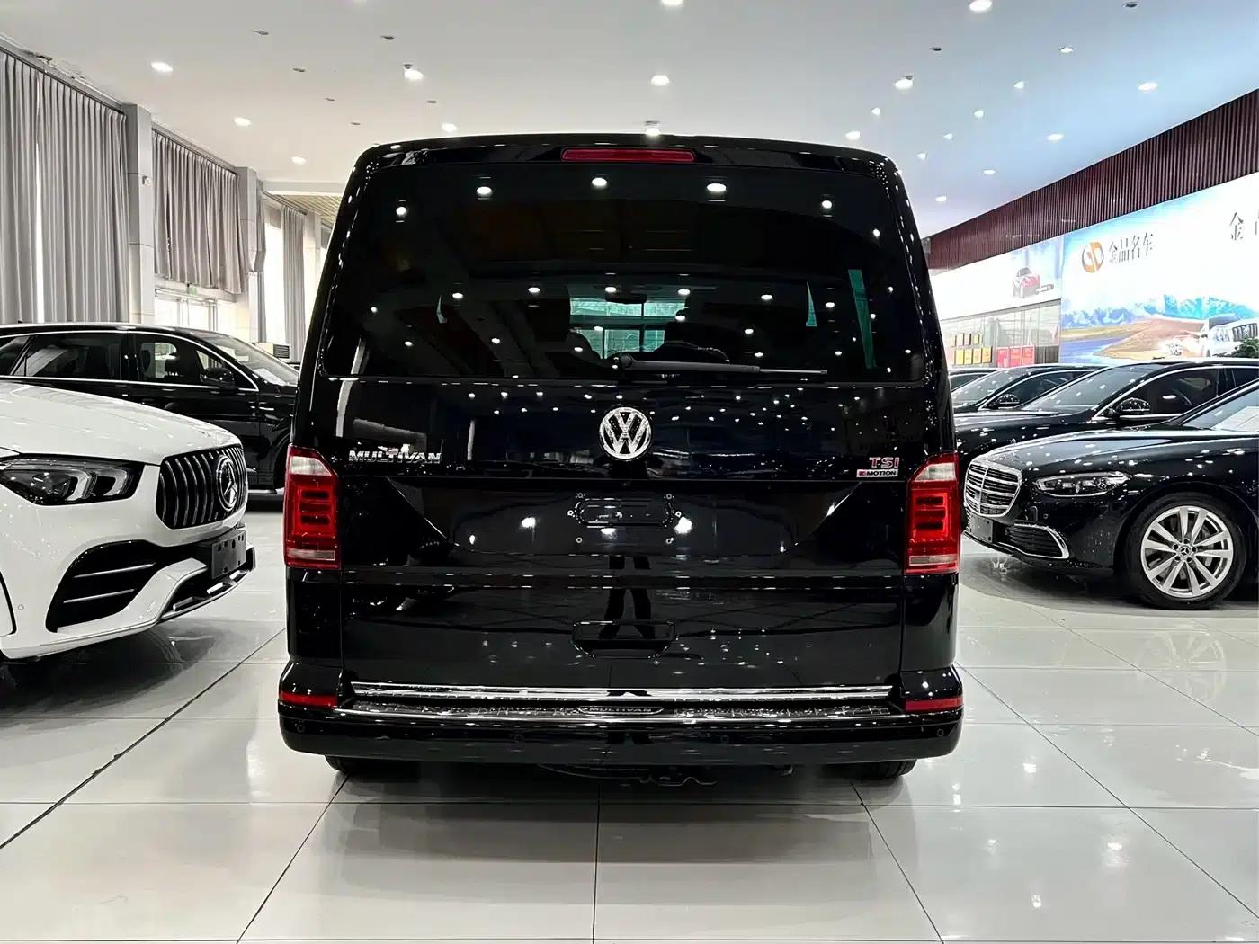Multivan 2016 2.0TSI 4WD Premium Edition 7-Seater — миниатюра 5