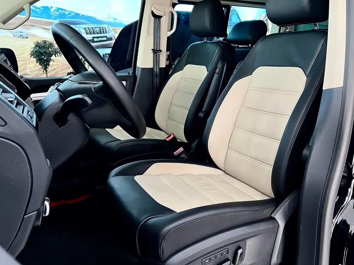 Multivan 2016 2.0TSI 4WD Premium Edition 7-Seater — миниатюра 6