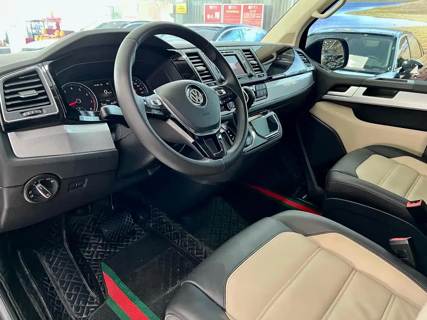 Multivan 2016 2.0TSI 4WD Premium Edition 7-Seater — миниатюра 7