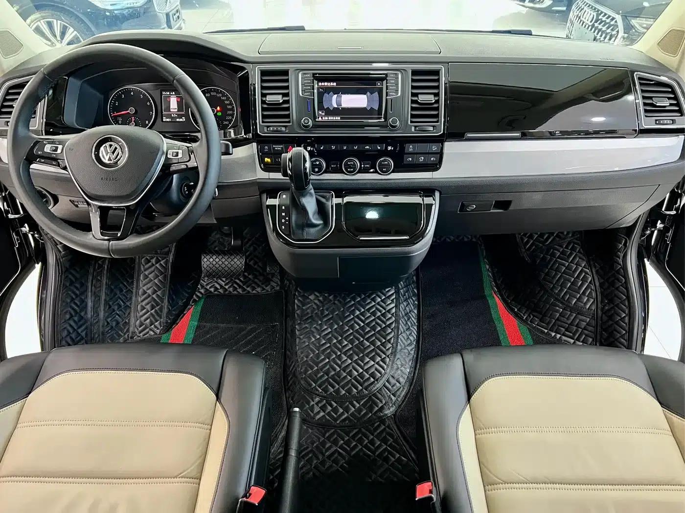 Multivan 2016 2.0TSI 4WD Premium Edition 7-Seater — миниатюра 9