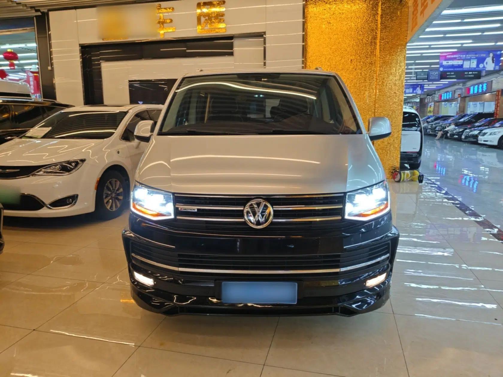 Volkswagen Caravelle 2018 2.0 TSI 4x4 Luxury Edition 7-Seater — миниатюра 2