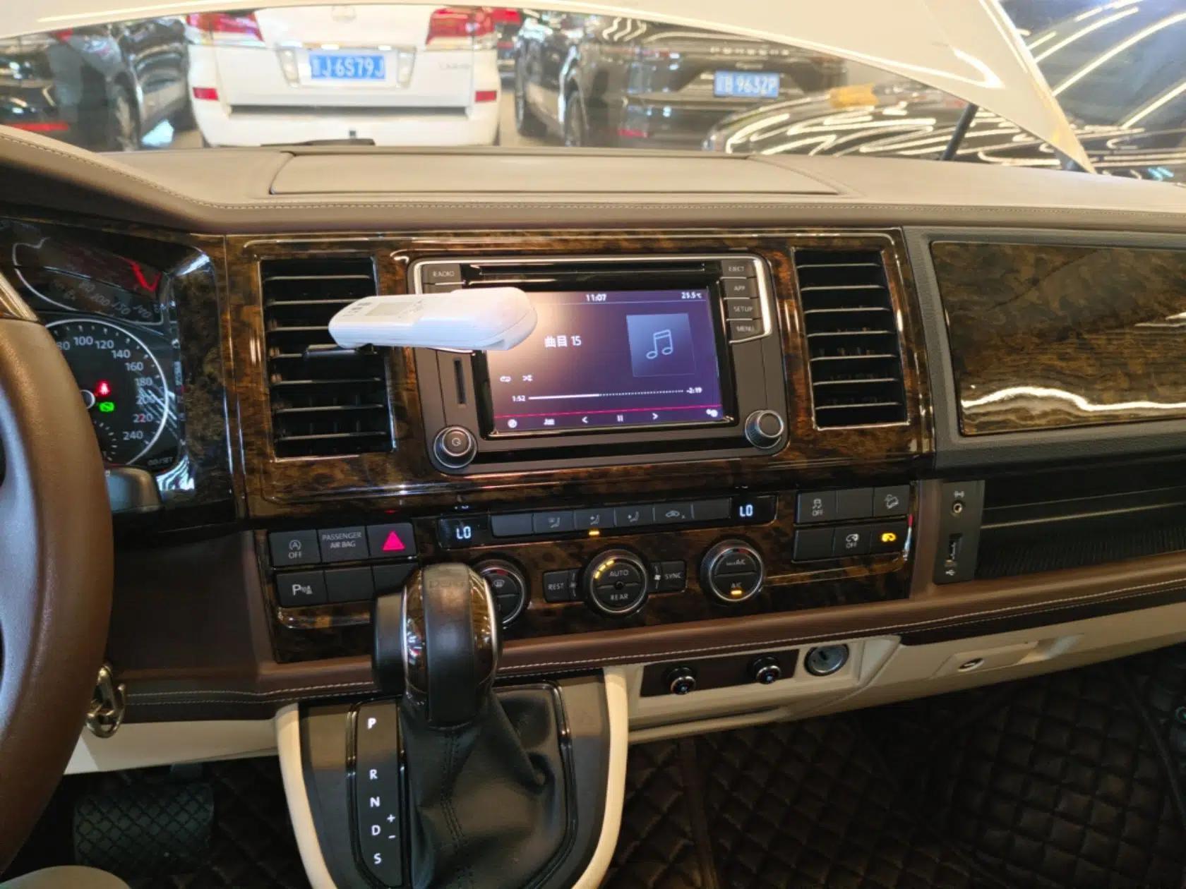 Volkswagen Caravelle 2018 2.0 TSI 4x4 Luxury Edition 7-Seater — миниатюра 15