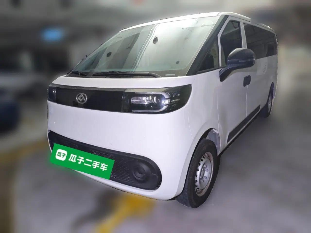 SAIC MAXUS Dana V1 2024 V1 Long Wheelbase Low-Roof Multi-Function Version (62 kWh) — миниатюра 1