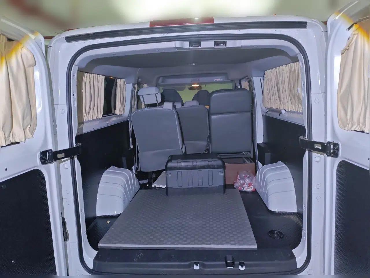 SAIC MAXUS Dana V1 2024 V1 Long Wheelbase Low-Roof Multi-Function Version (62 kWh) — миниатюра 19