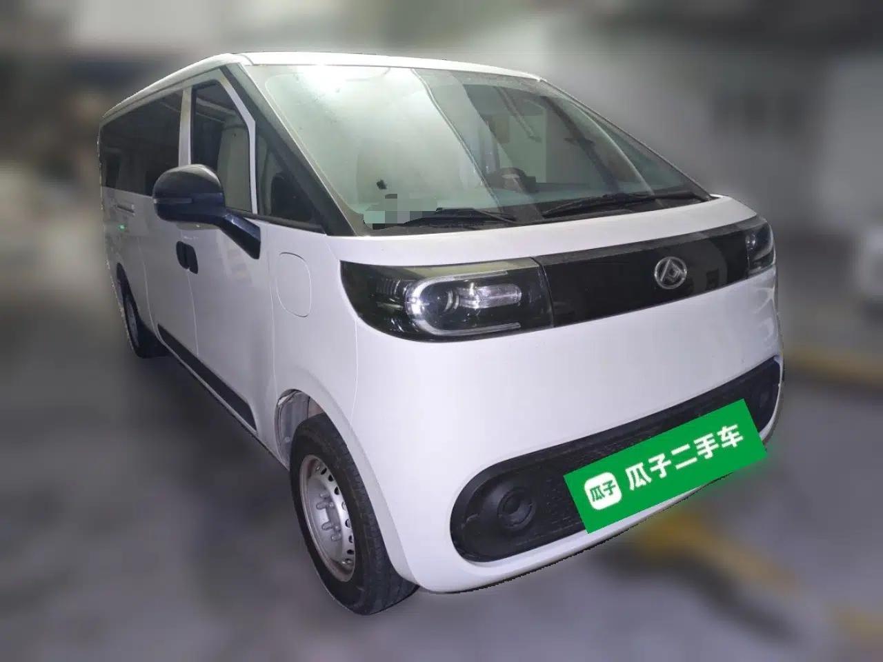 SAIC MAXUS Dana V1 2024 V1 Long Wheelbase Low-Roof Multi-Function Version (62 kWh) — миниатюра 3