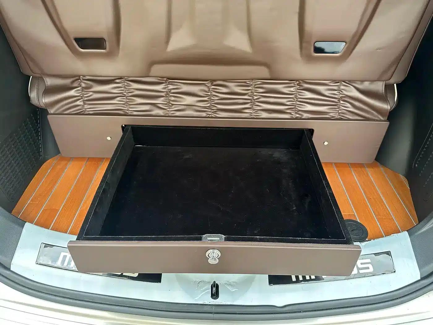 Maxus G20 2022 2.0T Gold Knight IKEA Edition — миниатюра 9