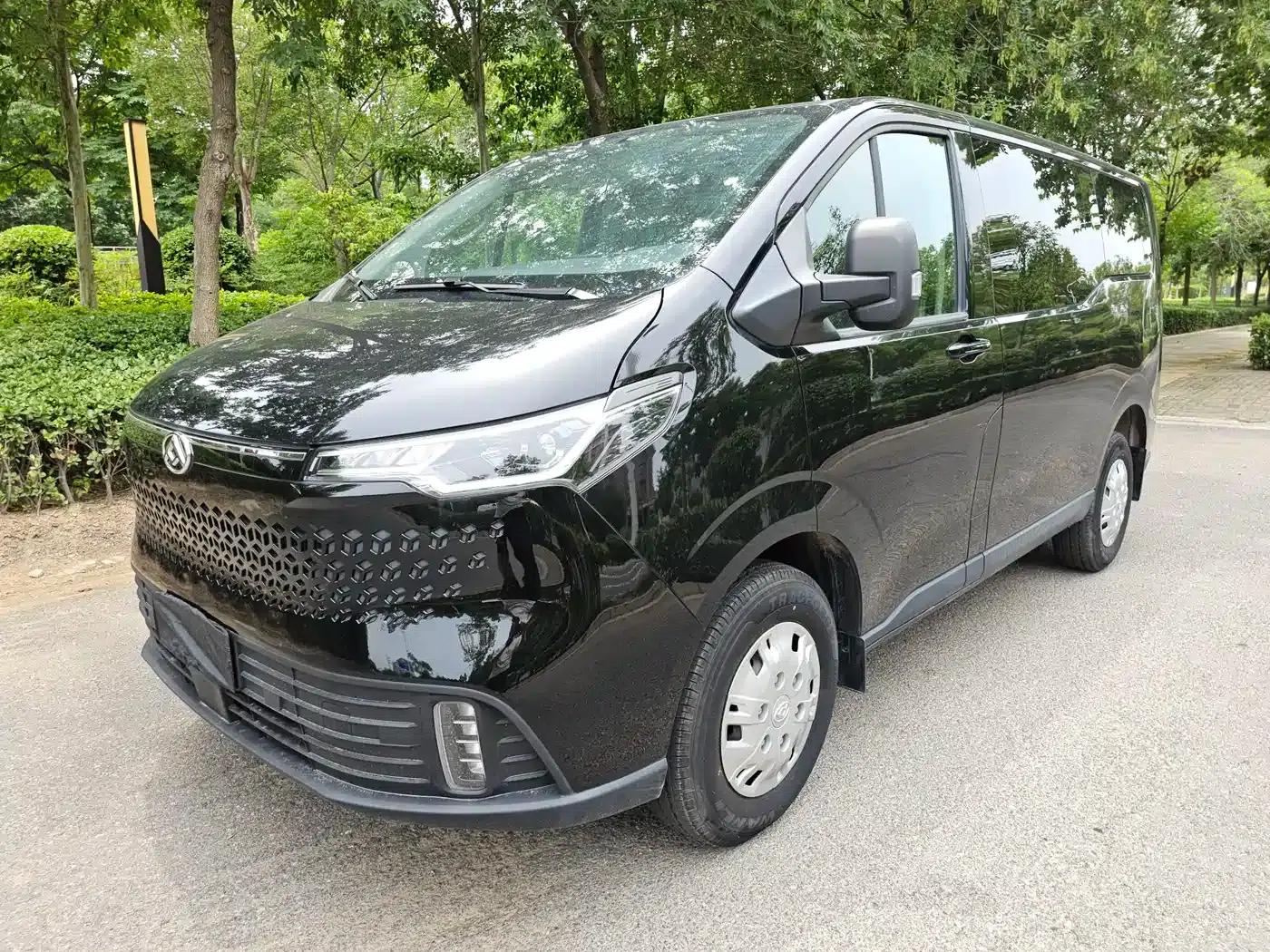 Xintu V70 2023 2.0T Elite Edition Automatic Short Wheelbase Low Roof 5/6 Seats — миниатюра 1
