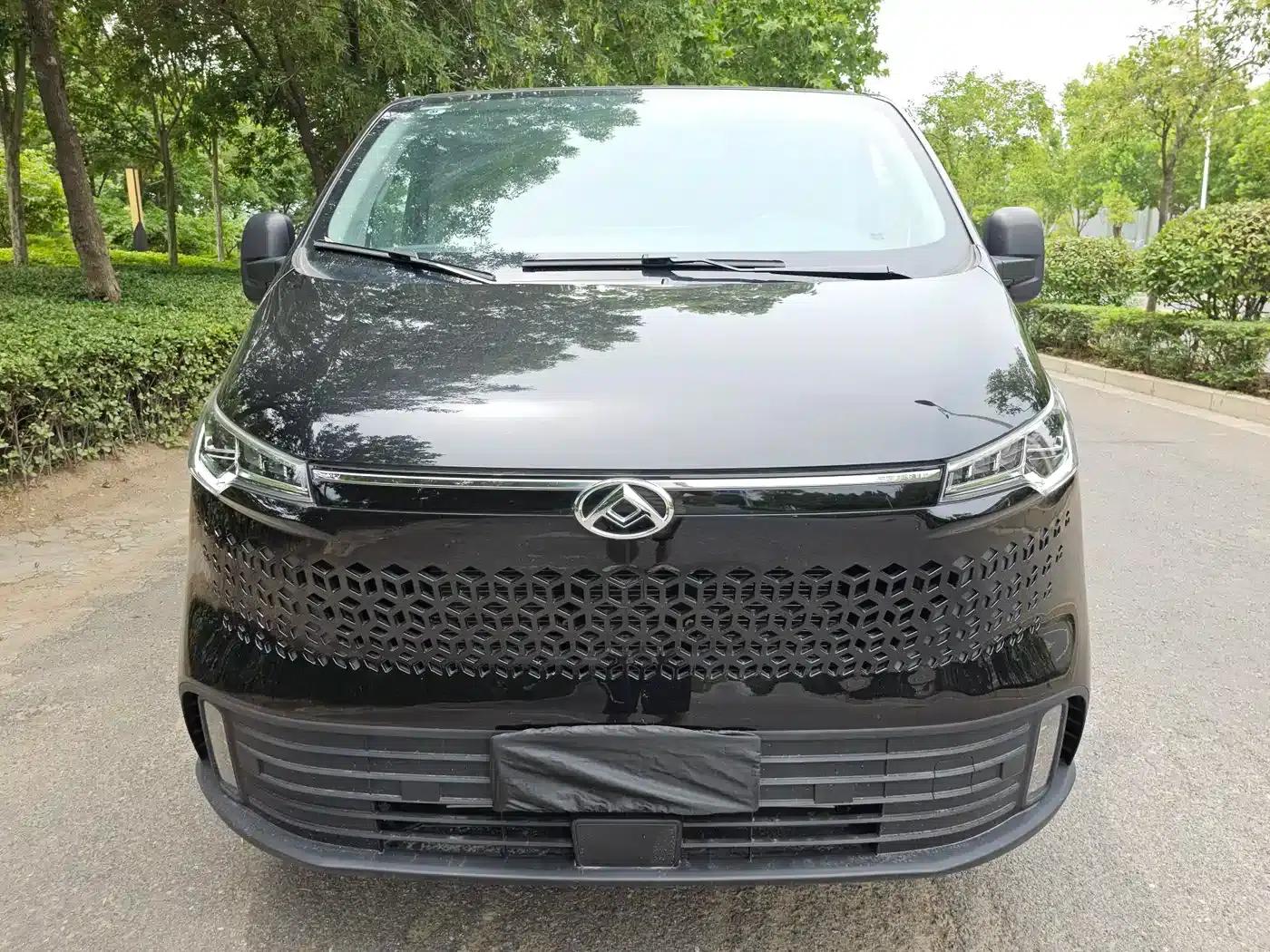 Xintu V70 2023 2.0T Elite Edition Automatic Short Wheelbase Low Roof 5/6 Seats — миниатюра 2