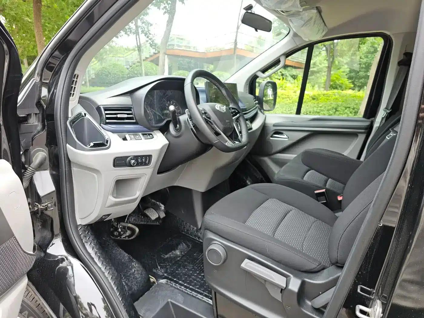 Xintu V70 2023 2.0T Elite Edition Automatic Short Wheelbase Low Roof 5/6 Seats — миниатюра 15