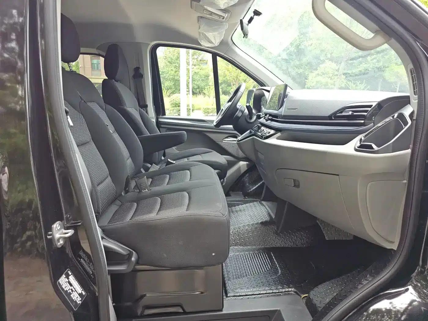 Xintu V70 2023 2.0T Elite Edition Automatic Short Wheelbase Low Roof 5/6 Seats — миниатюра 8