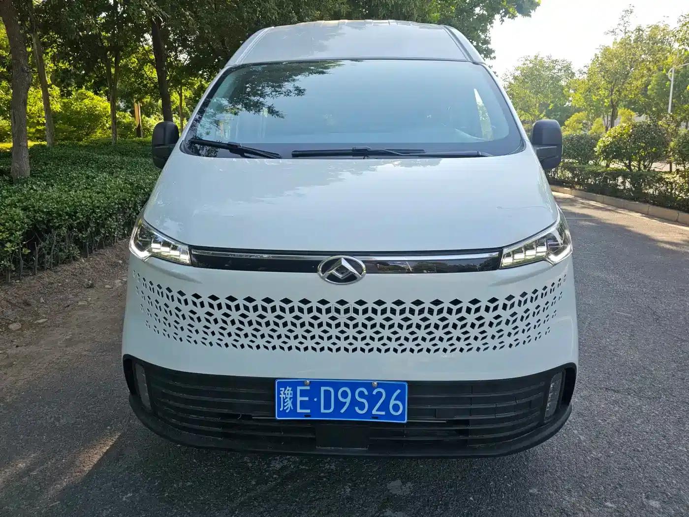 Xintu V70 2023 2.0T Elite Edition Automatic Long Wheelbase Mid-Roof 6/7 Seats — миниатюра 2