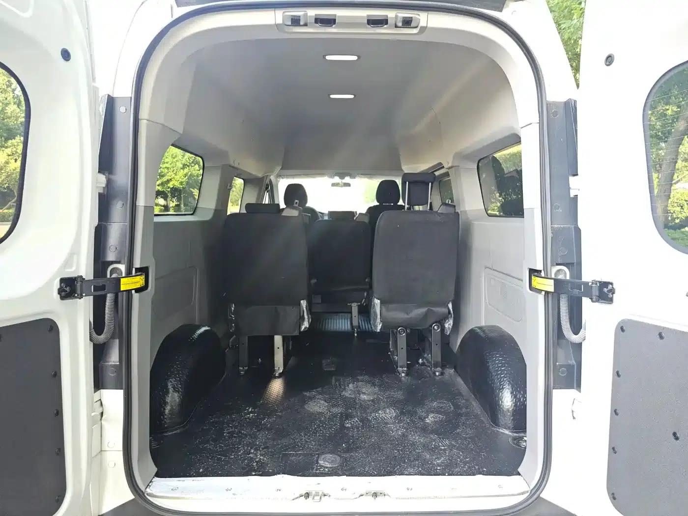 Xintu V70 2023 2.0T Elite Edition Automatic Long Wheelbase Mid-Roof 6/7 Seats — миниатюра 16