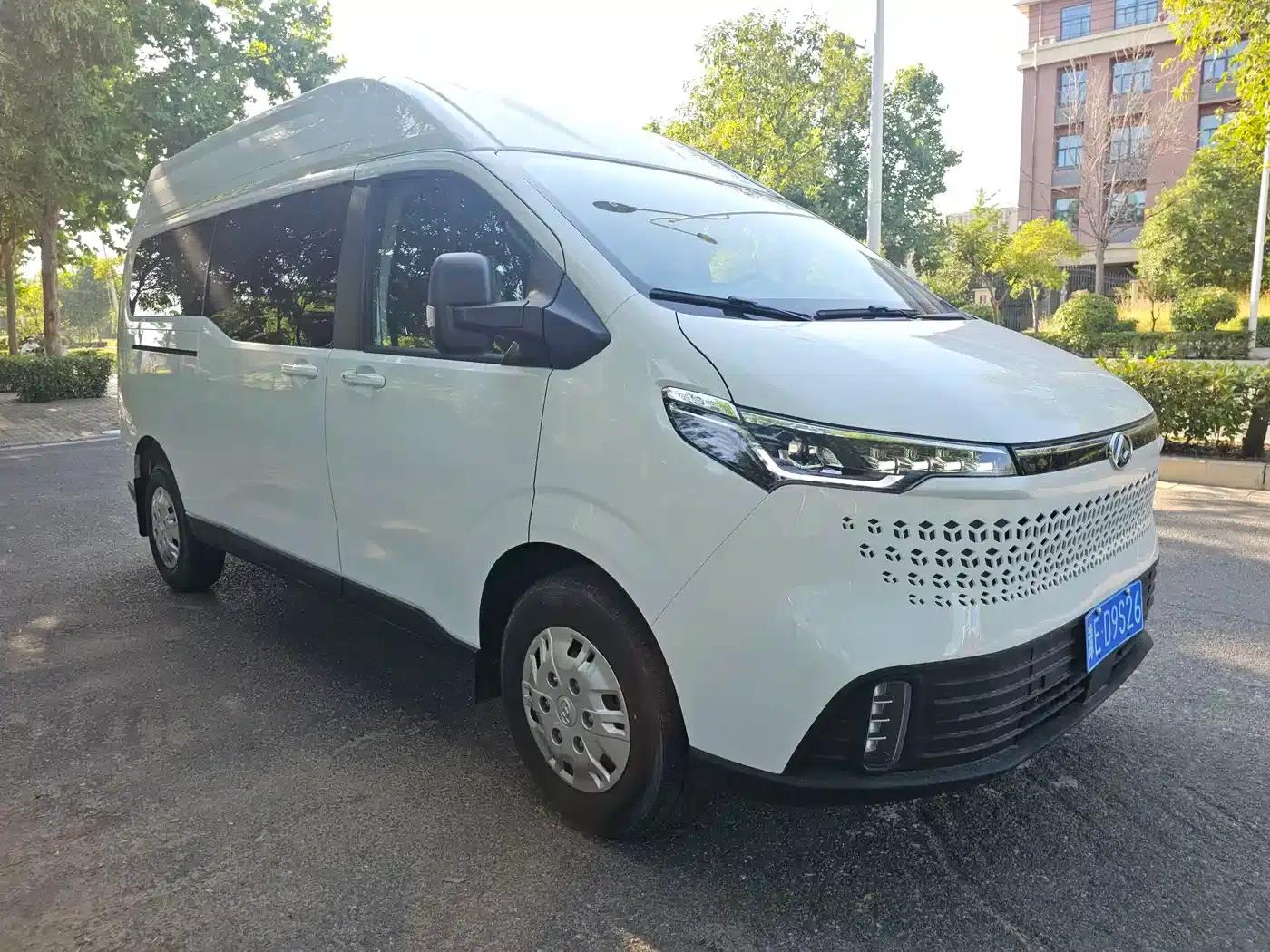 Xintu V70 2023 2.0T Elite Edition Automatic Long Wheelbase Mid-Roof 6/7 Seats — миниатюра 3