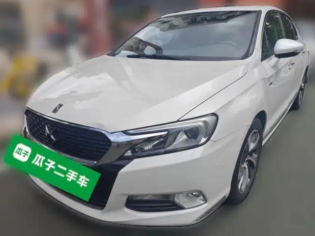 DS 5LS 2015 1.6T Luxury Edition THP160