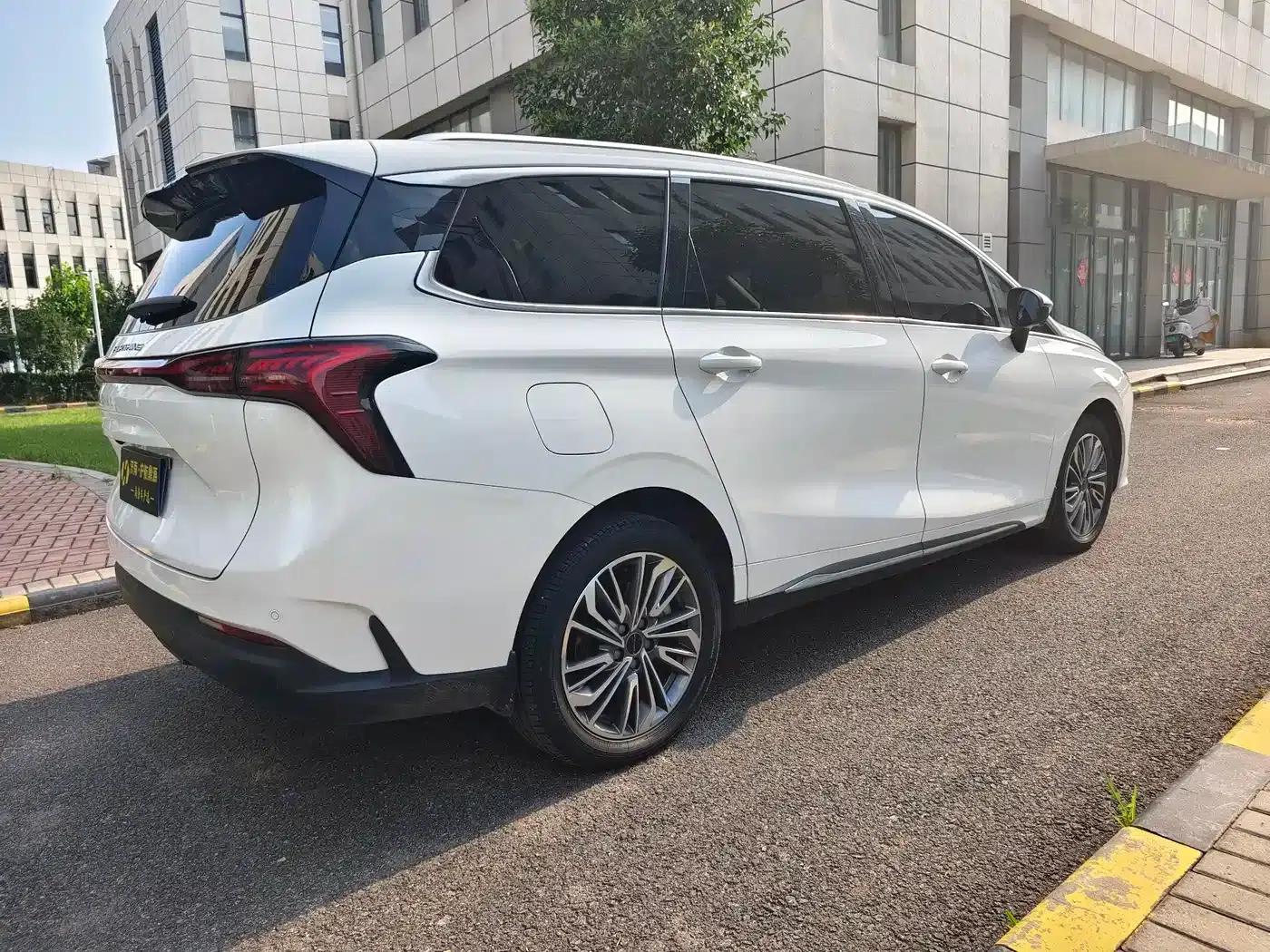 Fengxing Yacht 2024 1.5T DCT Ocean View Edition — миниатюра 6